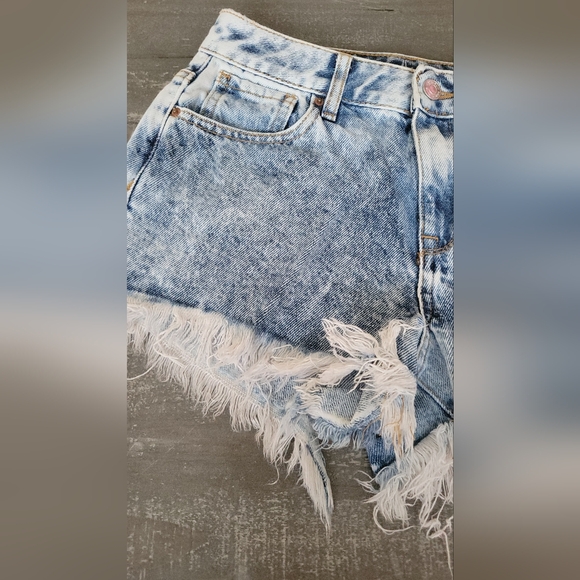 P A C S U N Hi-Rise Festival Acid Wash Raw Hem Jean Shorts Size 24 - Picture 12 of 13